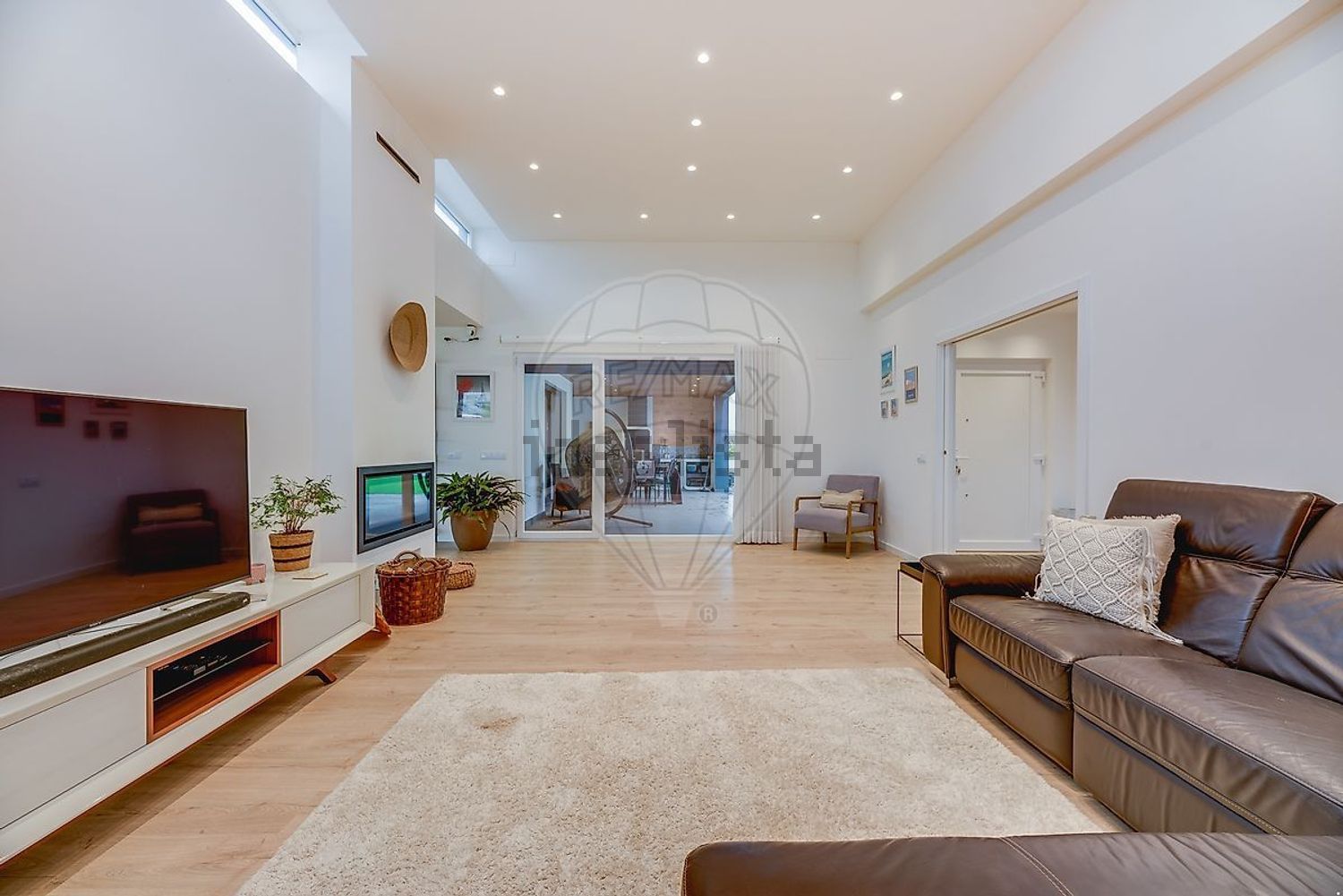 小楼房或独栋别墅出售在Rua Mato Moreira - 客厅