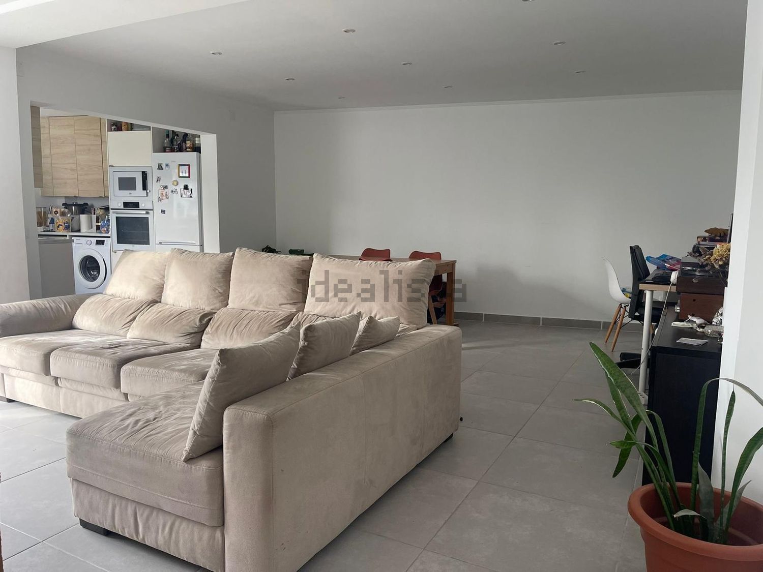 小楼房或独栋别墅出售在Estrada Municipal - 客厅