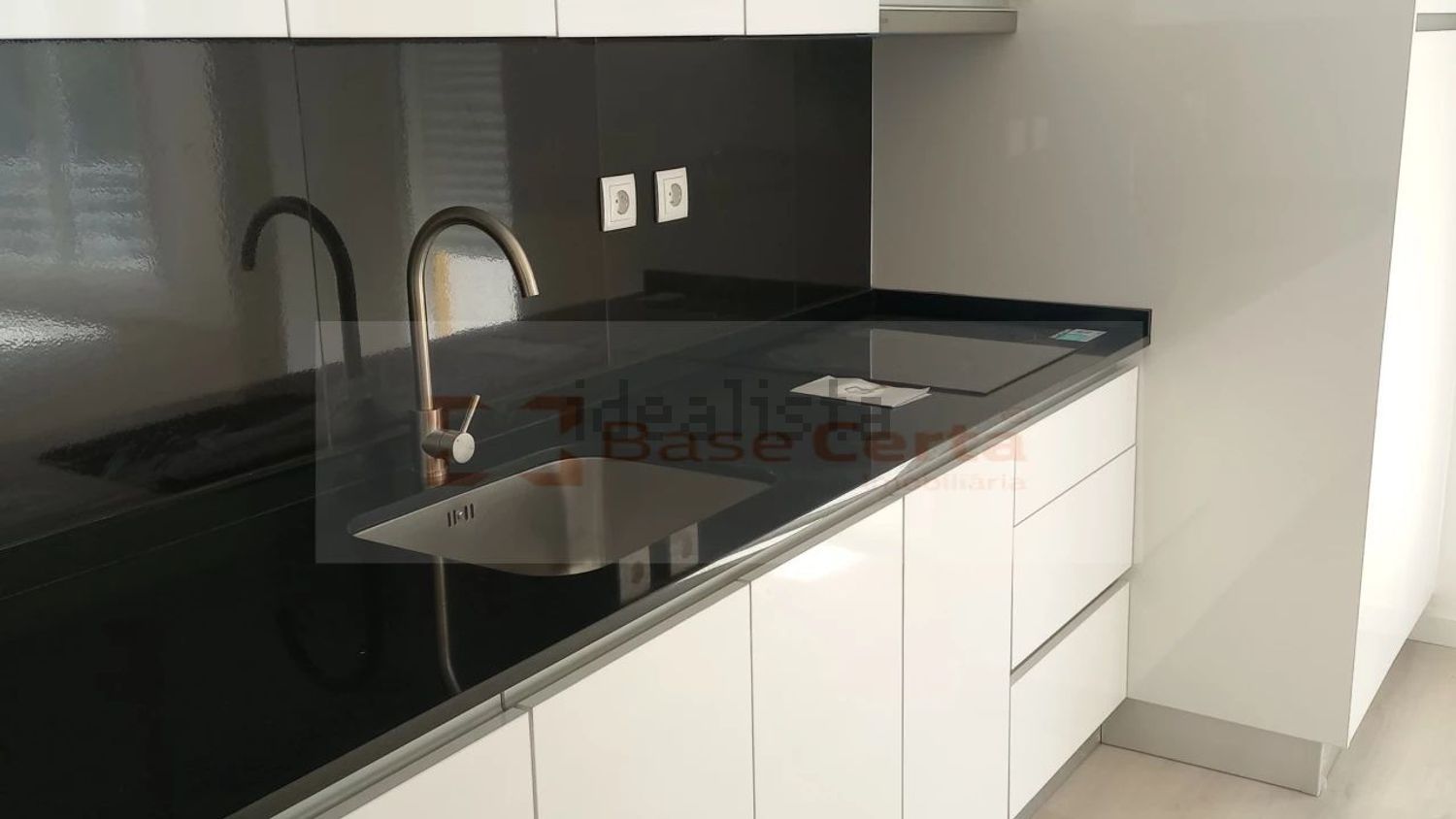 公寓 t3出售在Rua Melo Antunes s/n - 厨房