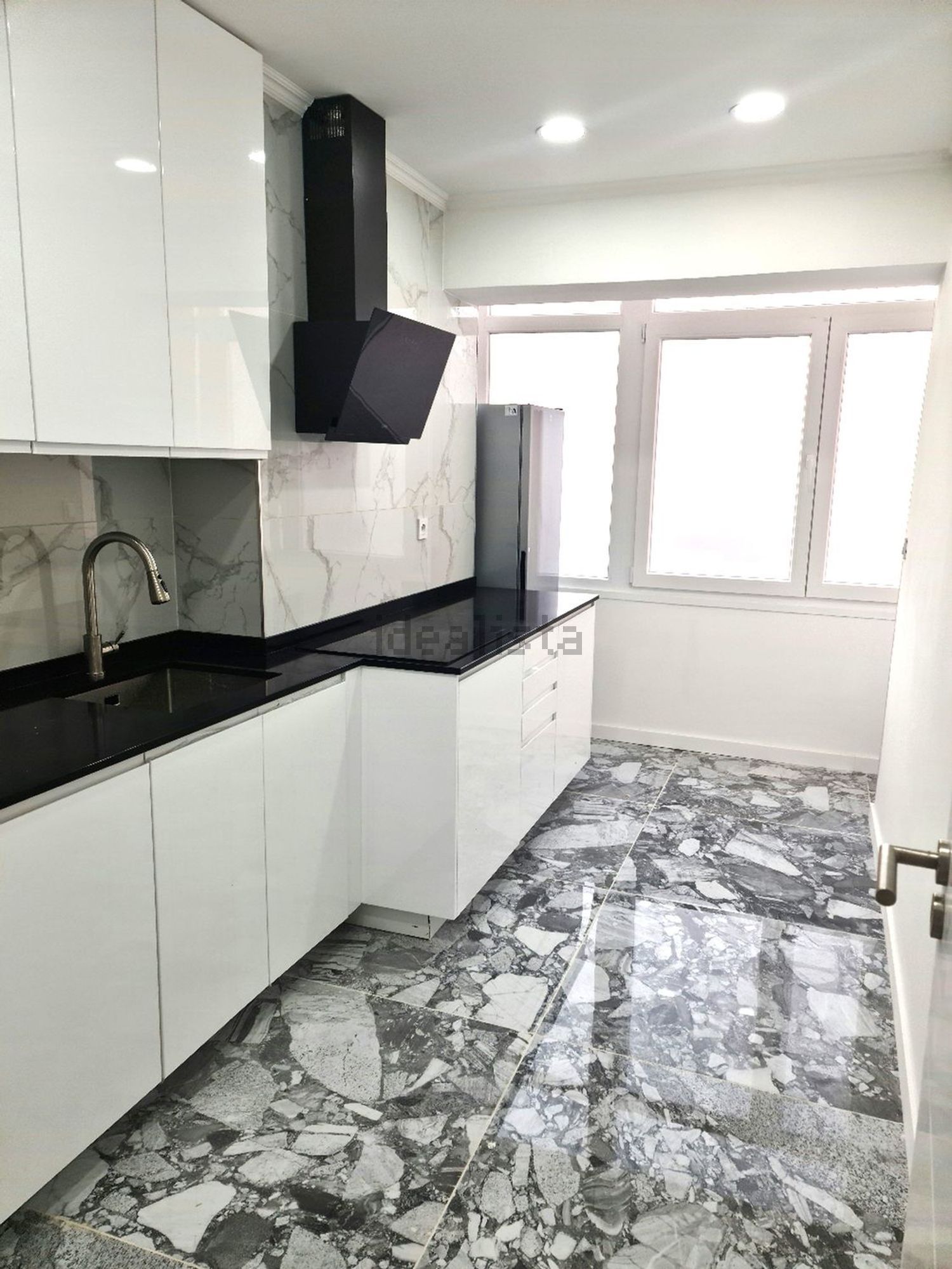 公寓 t2出售在Rua Arminda Gomes de Carvalho, 10 - 厨房