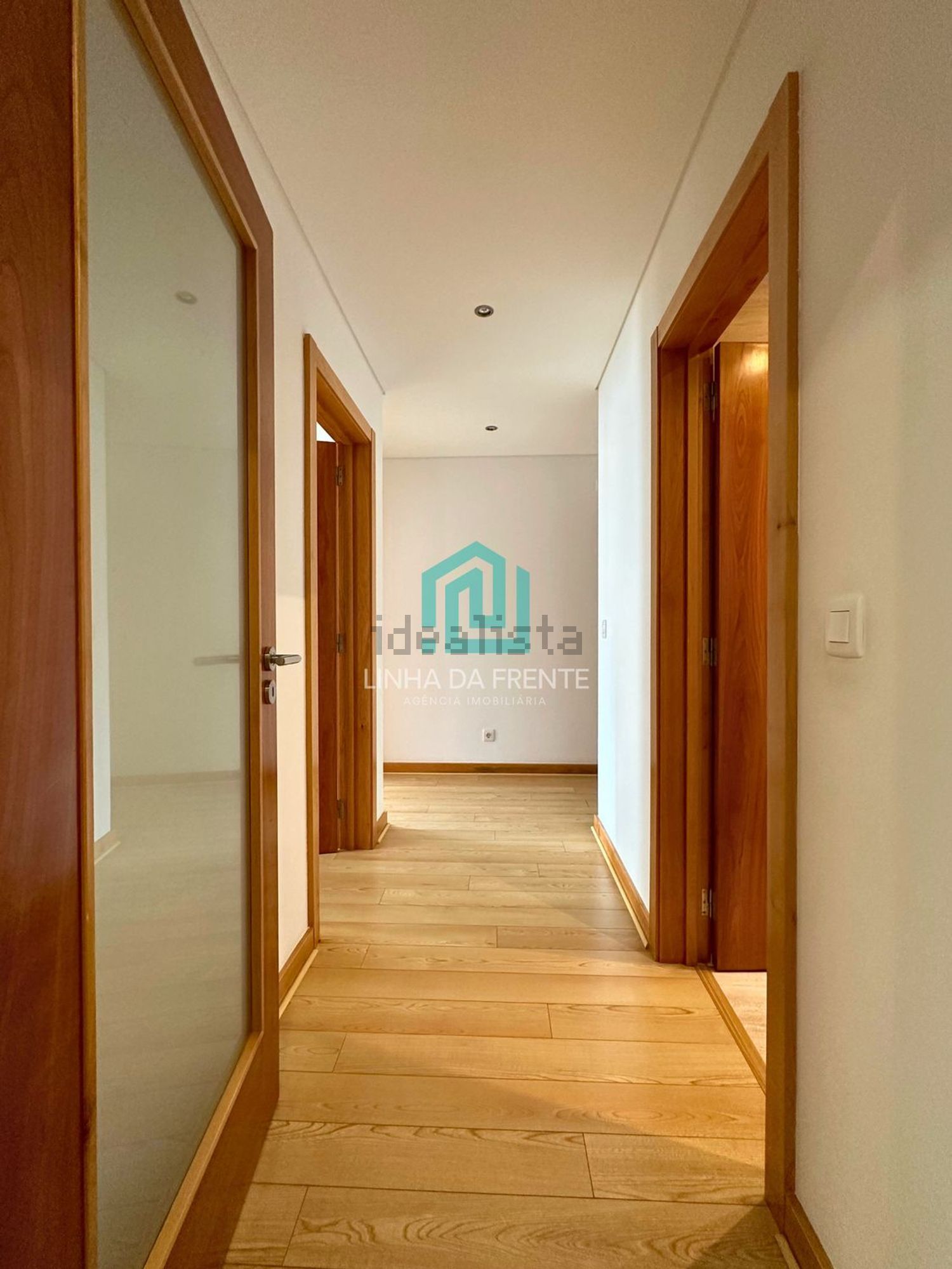 公寓 t3出售在Rua Hermínia Silva - 过道