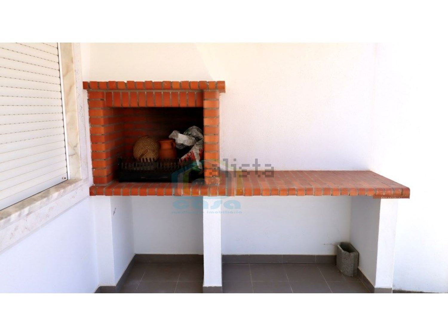 小楼房或独栋别墅出售在Rua Dona Aurélia, 13 - 照片