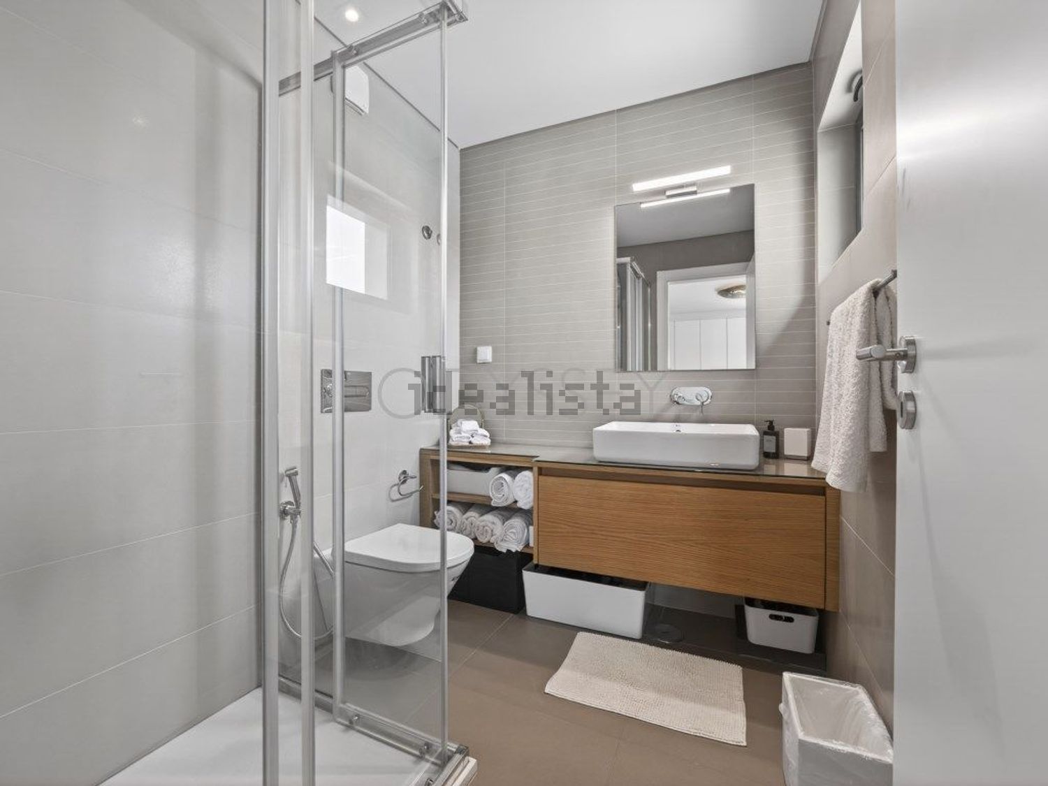 小楼房或独栋别墅出售在Rua da Colina - 卫生间