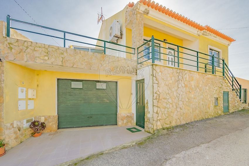 小楼房或独栋别墅出售在Rua das Flores