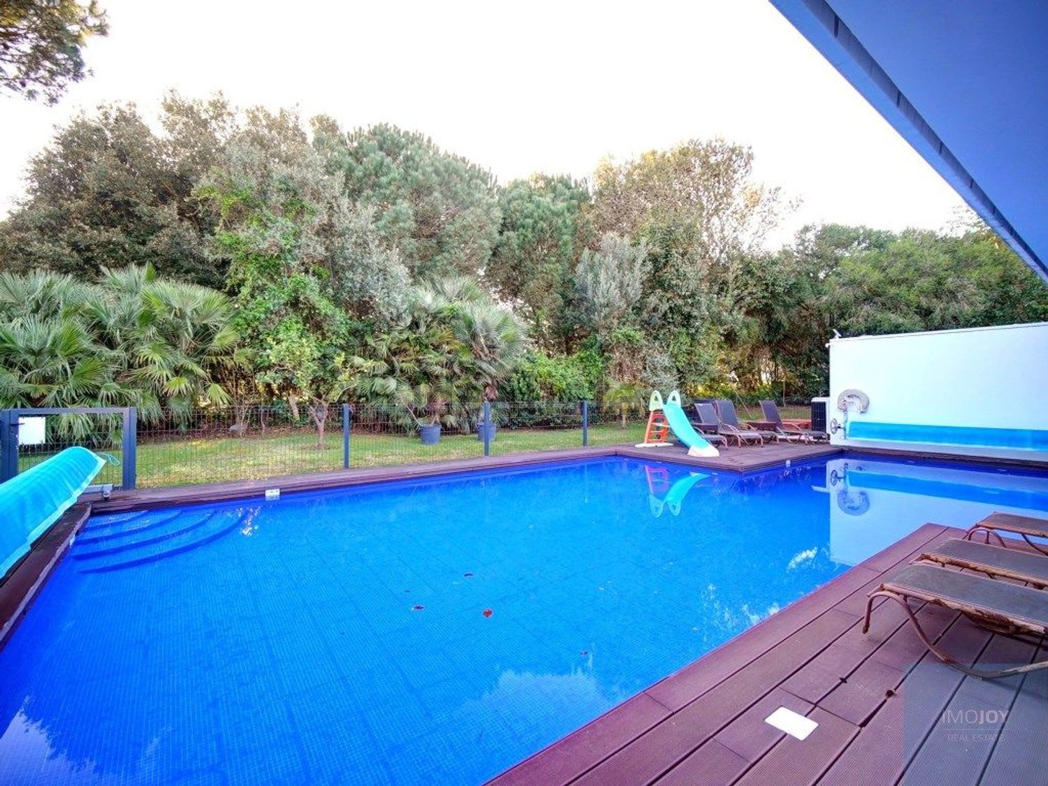 出租小楼房或独栋别墅在Rua Mato da Mina, 41 - 游泳池