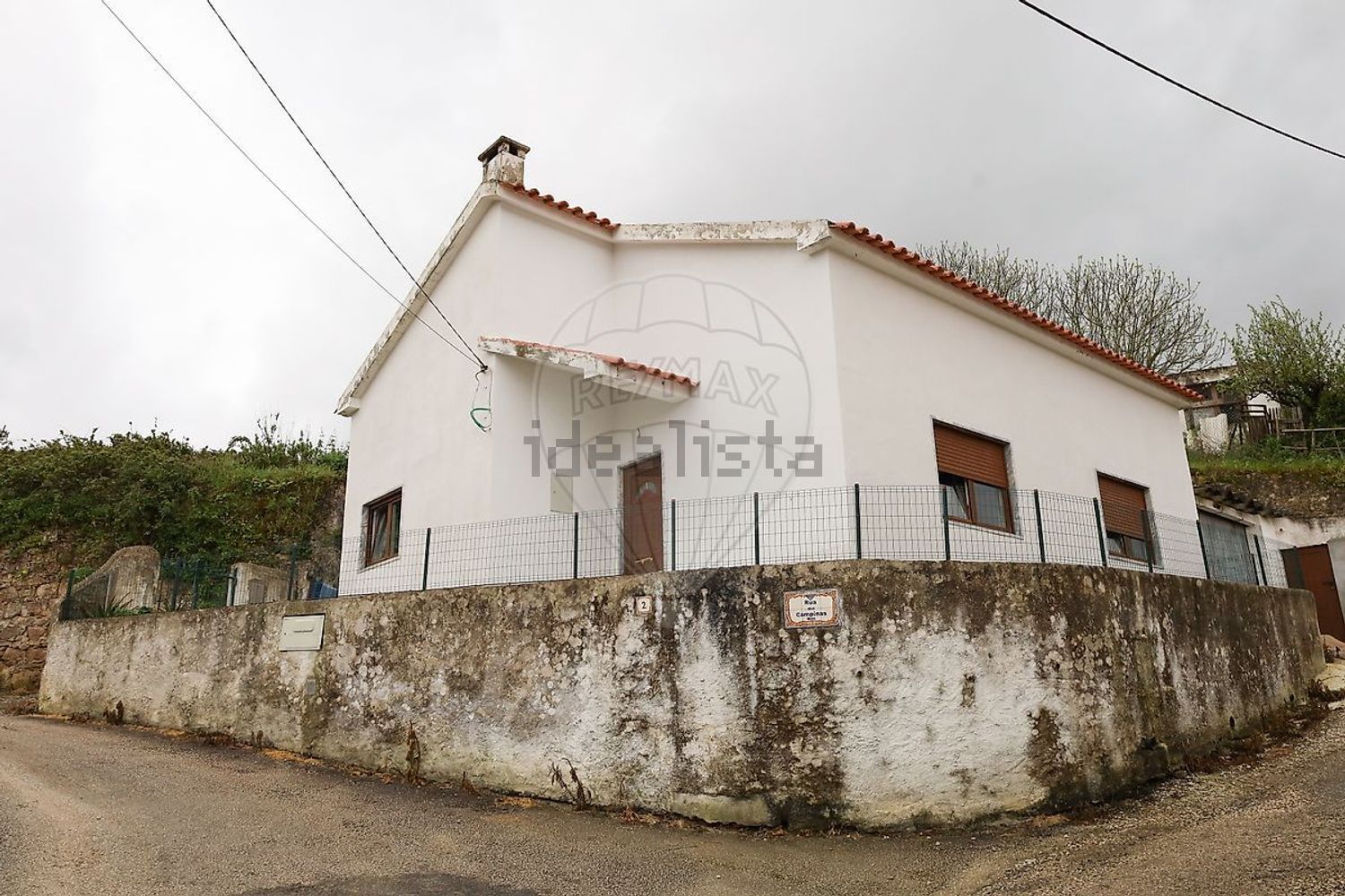 小楼房或独栋别墅出售在Dois Portos e Runa - 外立面