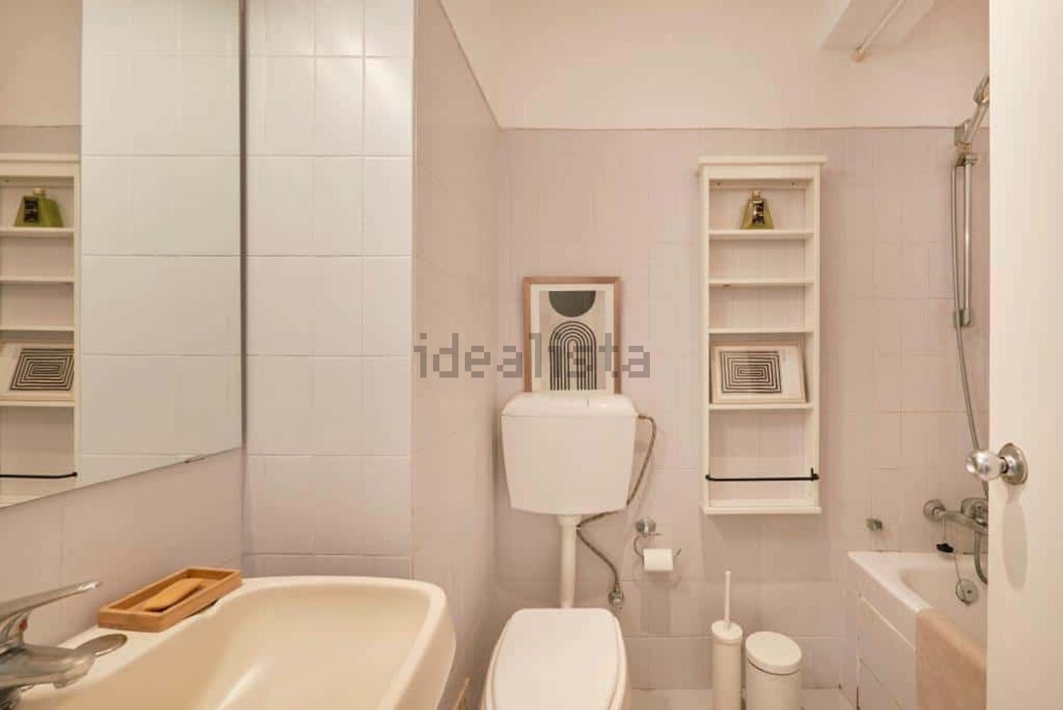 出租房间在Rua Professor Barbosa Sueiro, 18 - 卫生间