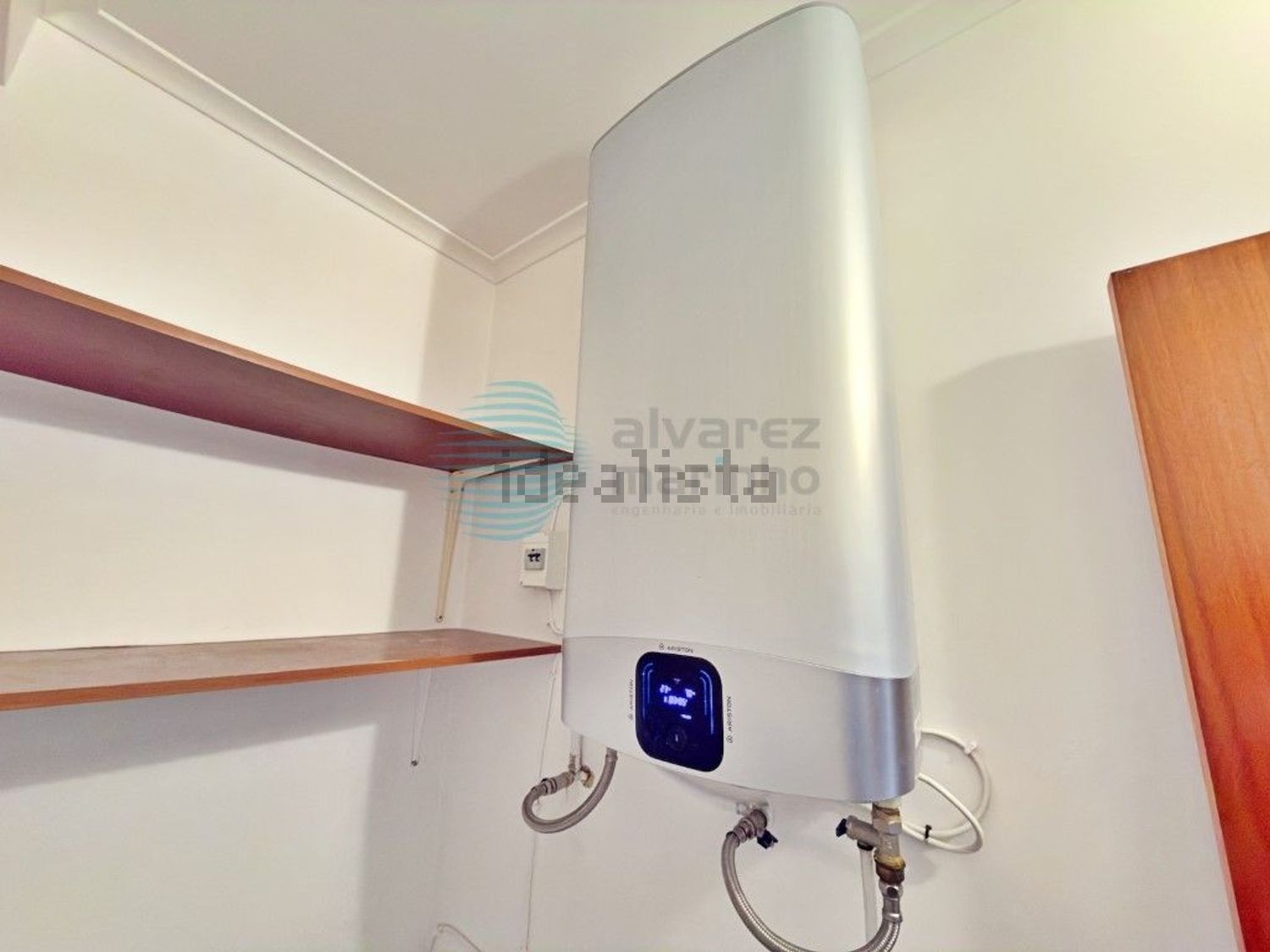 小楼房或独栋别墅出售在Rua 1° de Maio, 3 - 照片