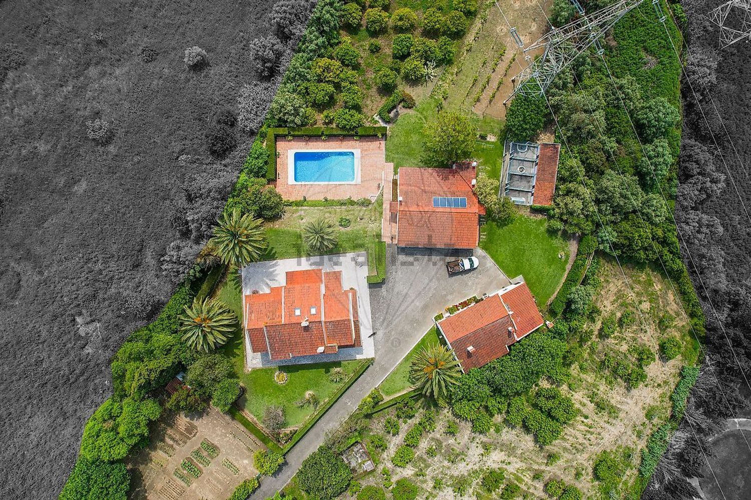 小楼房或独栋别墅出售Estr. da Serralheira de Baixo - 游泳池