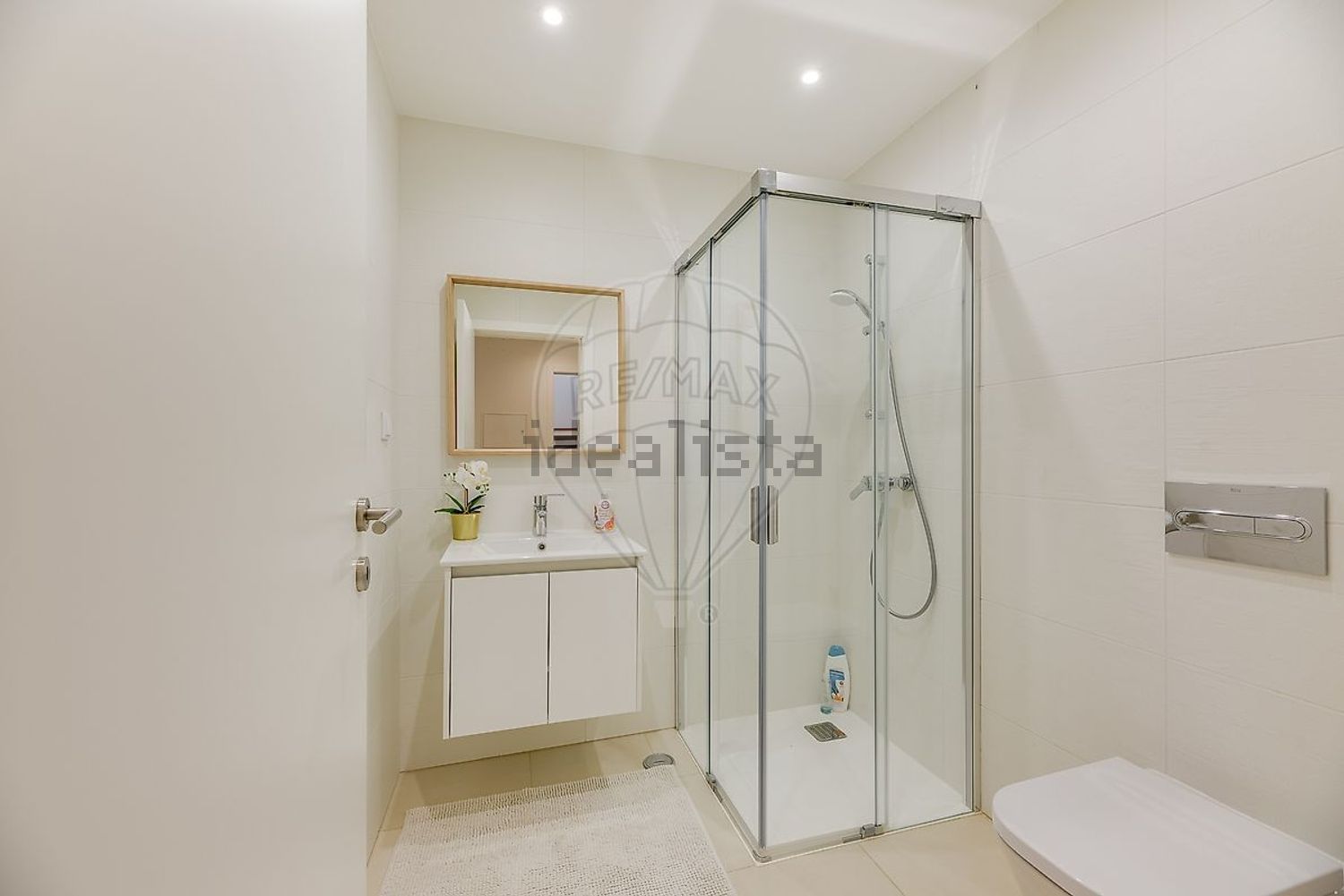 小楼房或独栋别墅出售在Rua Mato Moreira - 卫生间