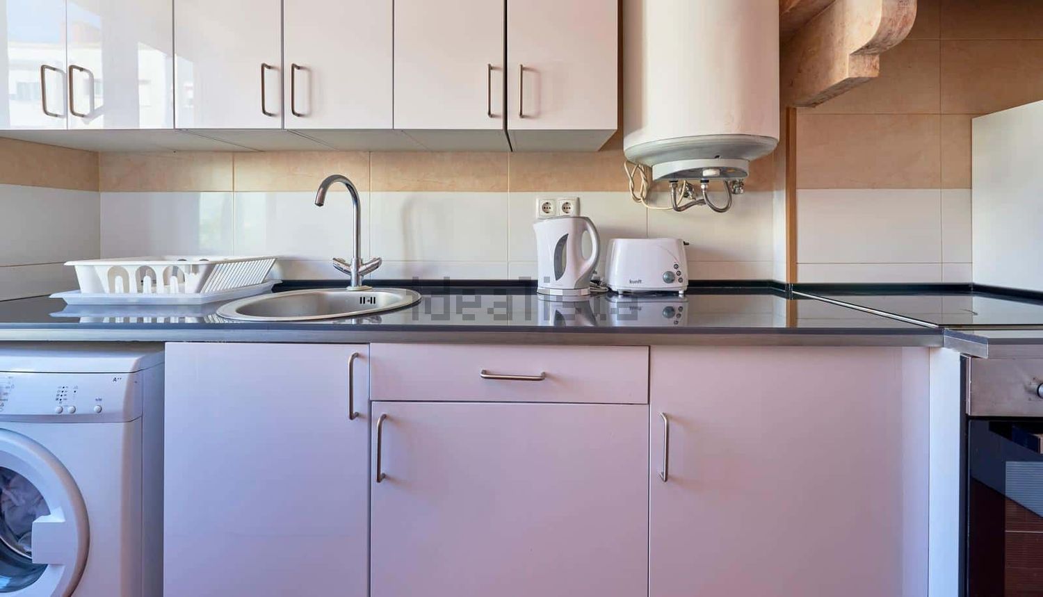 出租房间在Avenida Eduardo Jorge s/n - 厨房