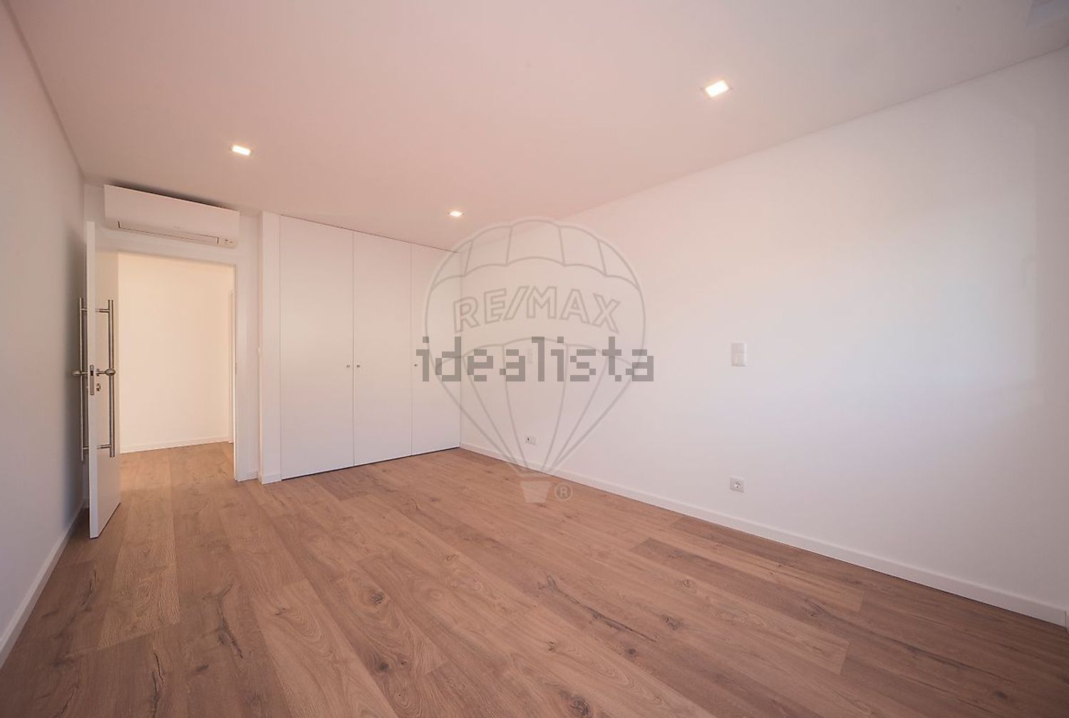 出租小楼房或独栋别墅Cm1318 - 居住