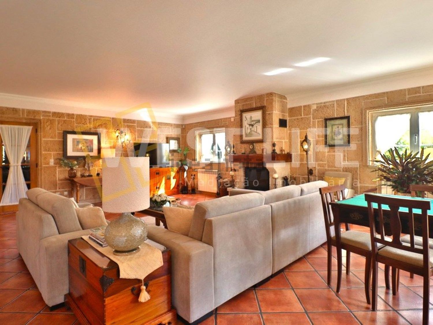 小楼房或独栋别墅出售在Turcifal - 客厅