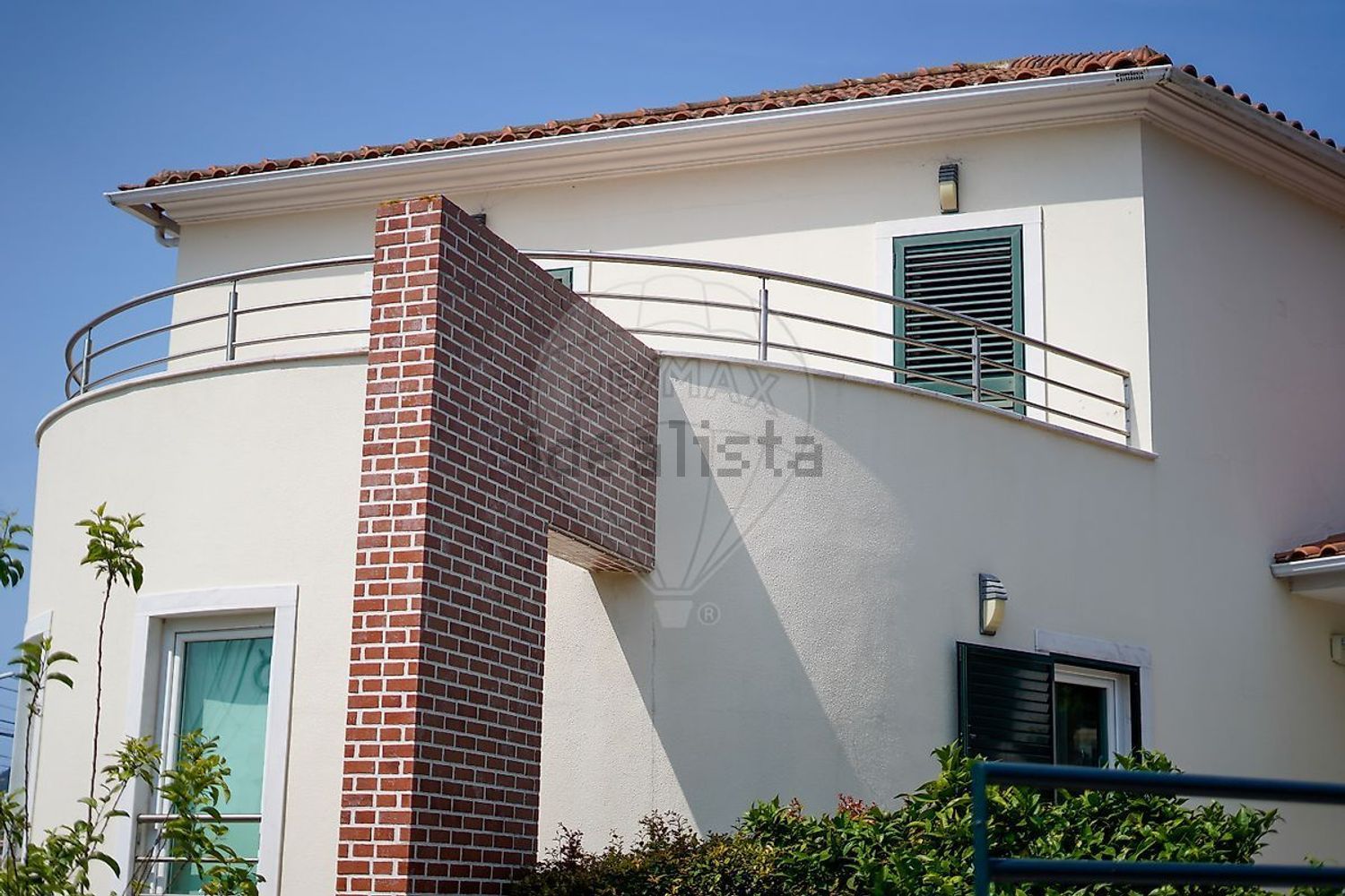 小楼房或独栋别墅出售在Rua Juncal - 外立面