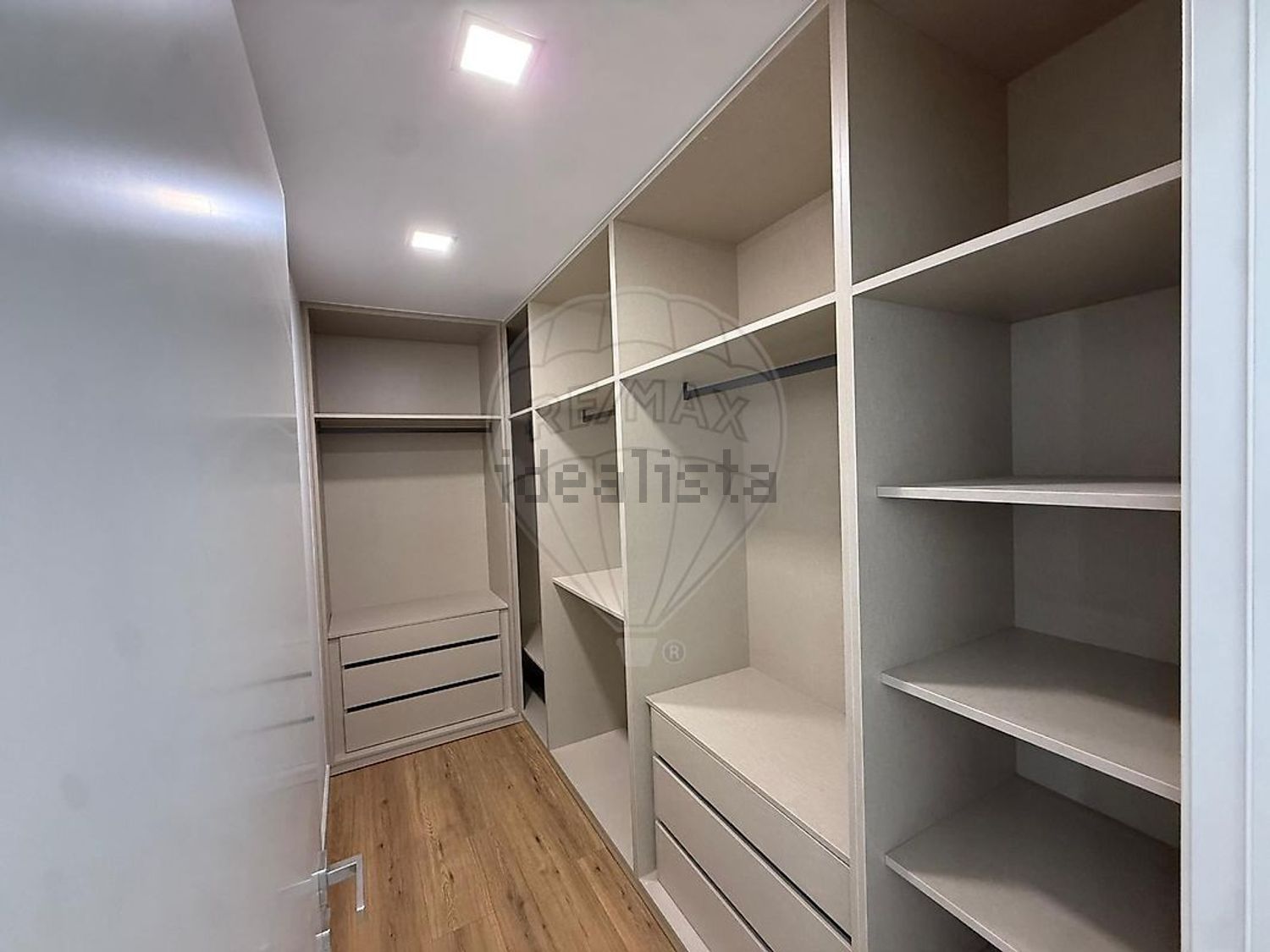 公寓 t3出售在Rua Belo Horizonte - 试衣间