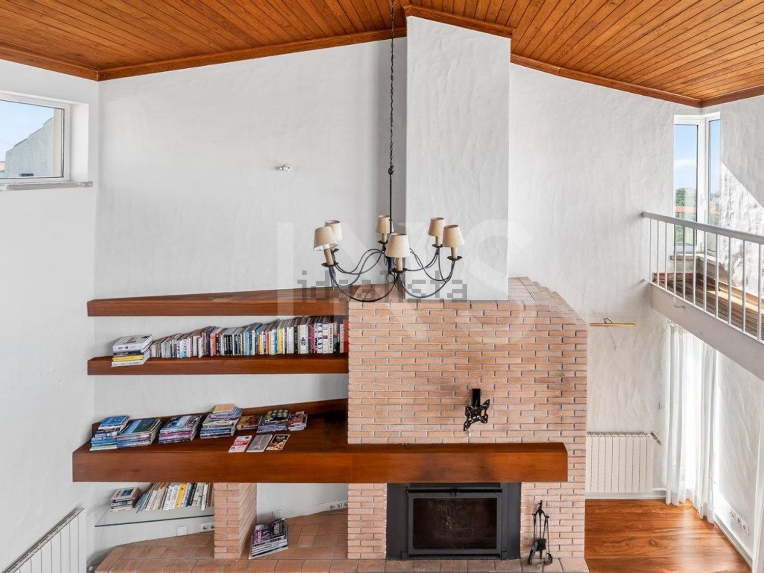 小楼房或独栋别墅出售在Rua do Beco - 客厅