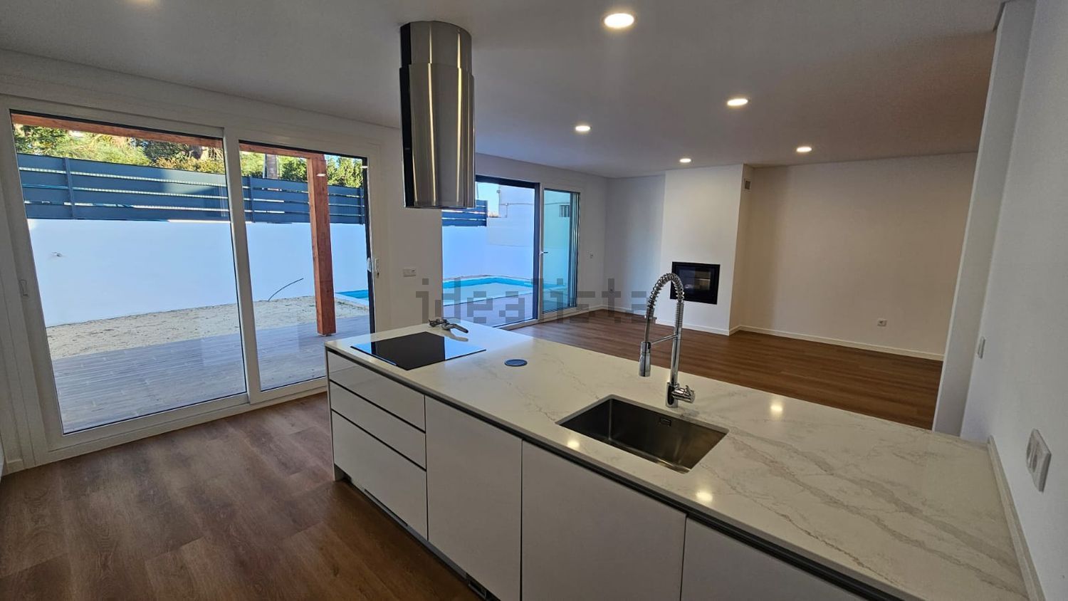 小楼房或独栋别墅出售在Rua José Malhoa, 17 - 厨房