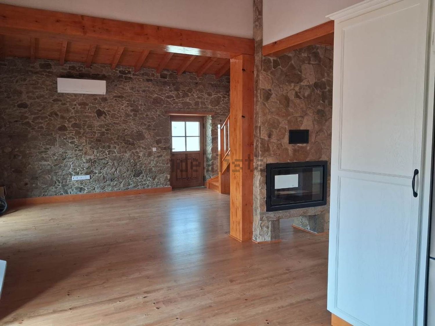 小楼房或独栋别墅出售在São Bartolomeu dos Galegos e Moledo - 客厅