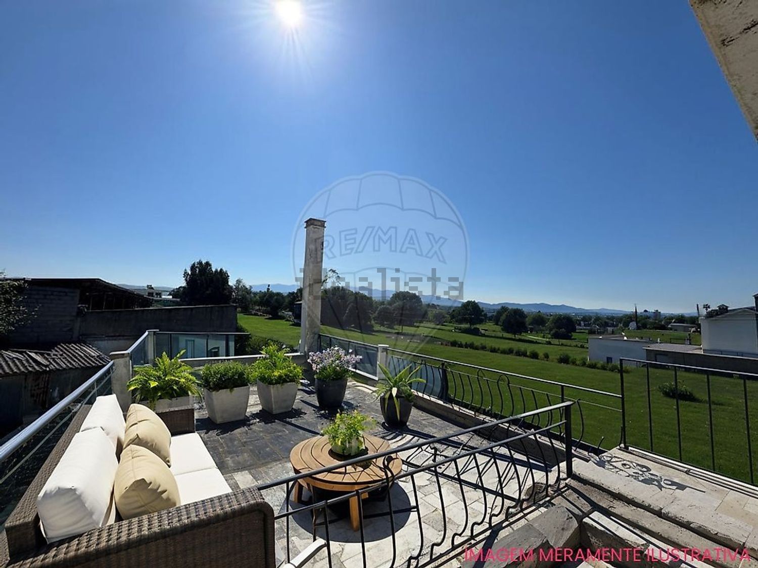 小楼房或独栋别墅出售在Lamas e Cercal - 阳台