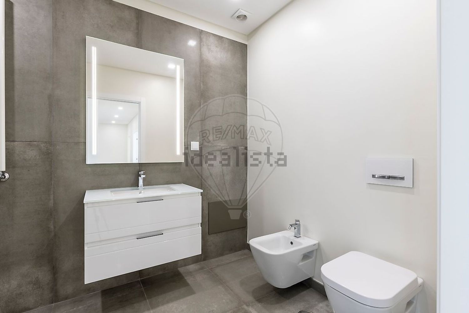 公寓 t3出售在Rua José do Pisão - 卫生间