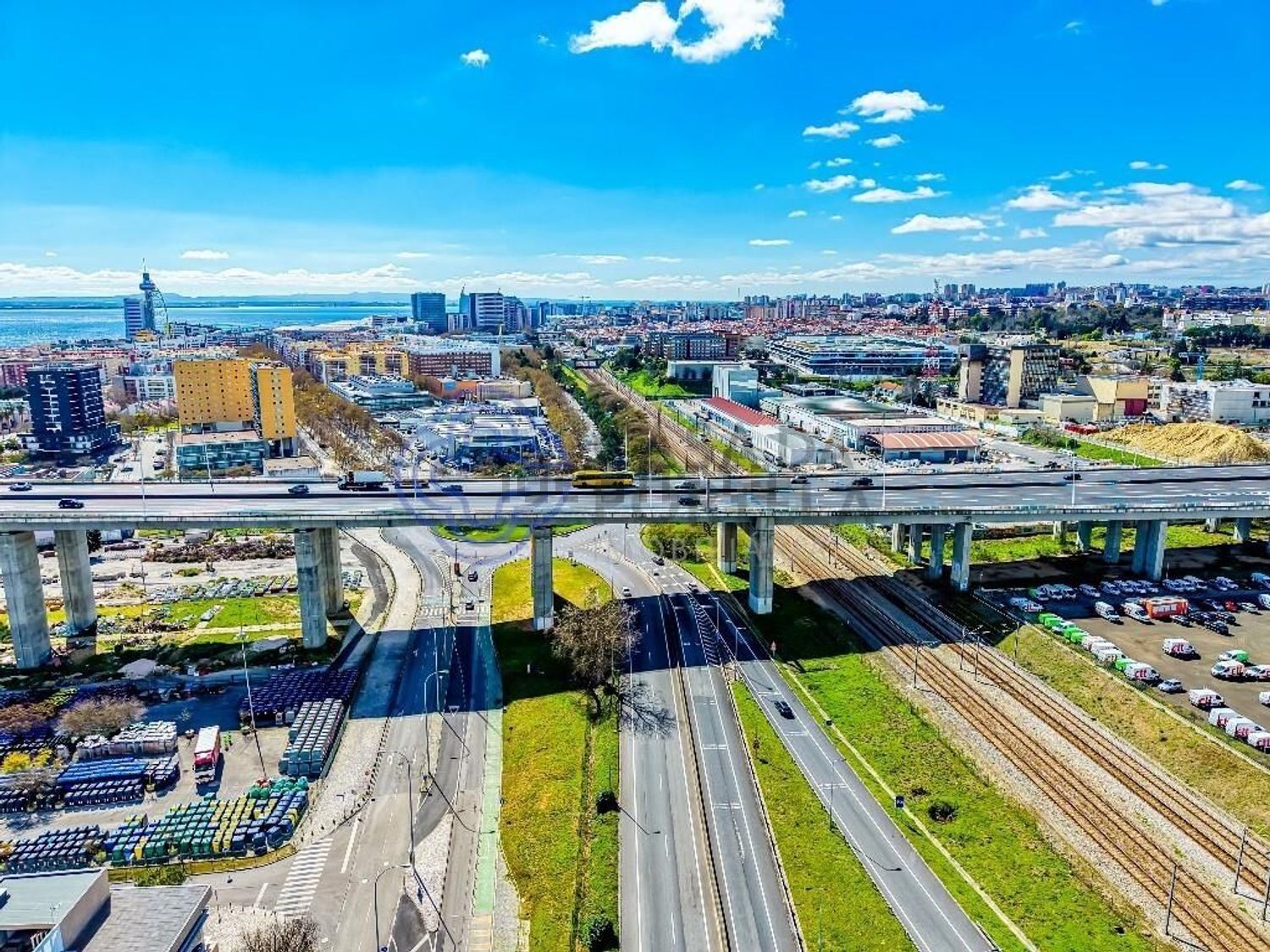 出租公寓 t1在Rua do Tibre s/n - 办公室