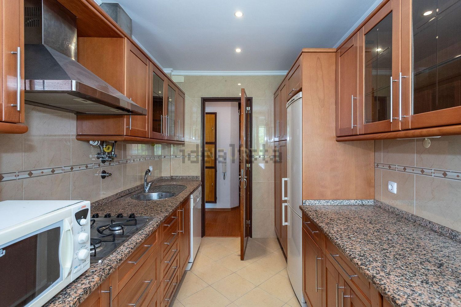 公寓 t3出售在Rua Capitão Tenente Oliveira e Carmo, 143 - 厨房