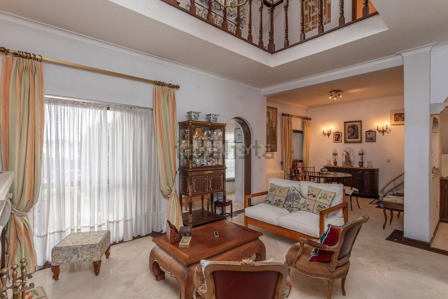 小楼房或独栋别墅出售在Cobre - 客厅