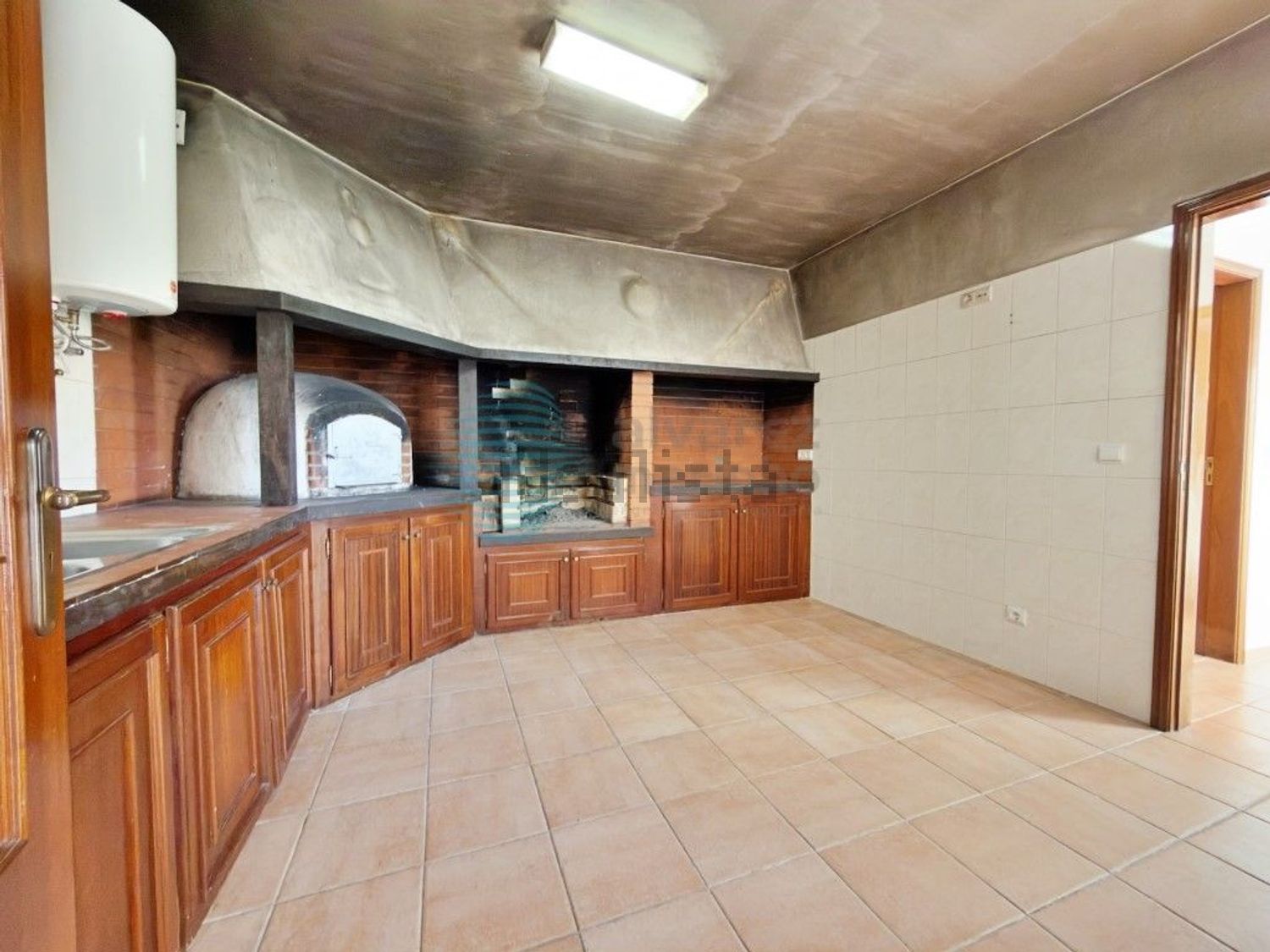 小楼房或独栋别墅出售在Rua 1° de Maio, 3 - 阳台