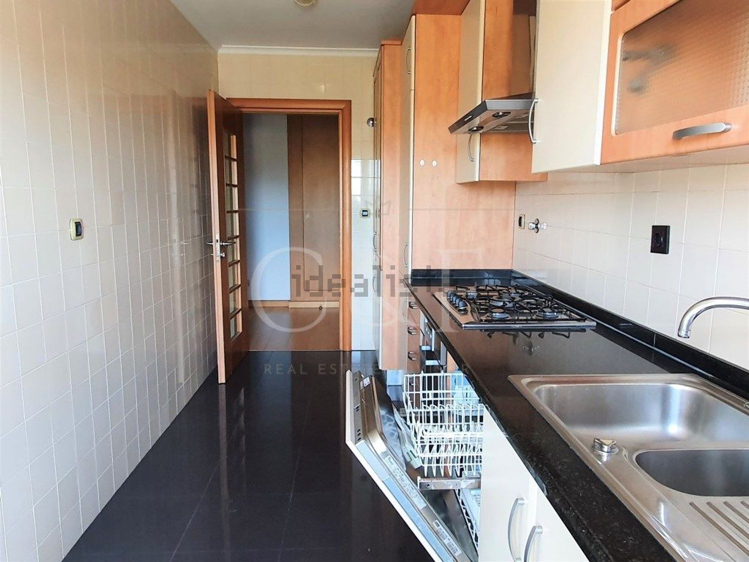 出租公寓 t1在Avenida Cidade de Bratislava - 厨房