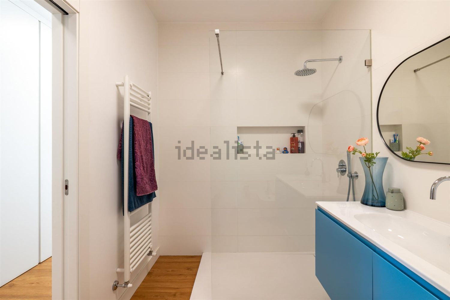 小楼房或独栋别墅出售Em539 - 卫生间