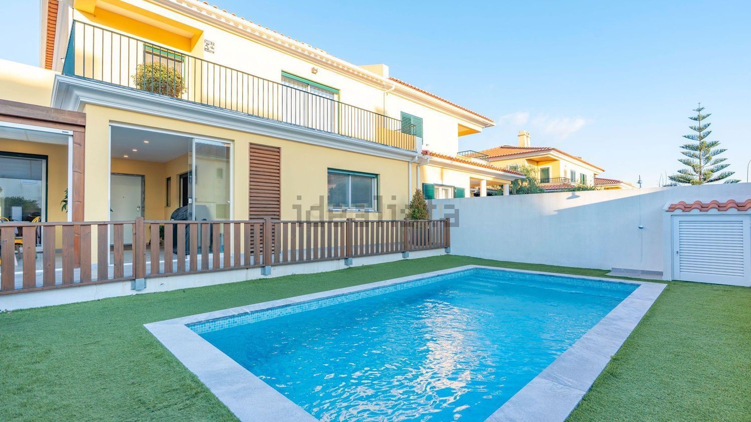 小楼房或独栋别墅出售在Avenida Engenheiro Arantes e Oliveira, 4 - 游泳池