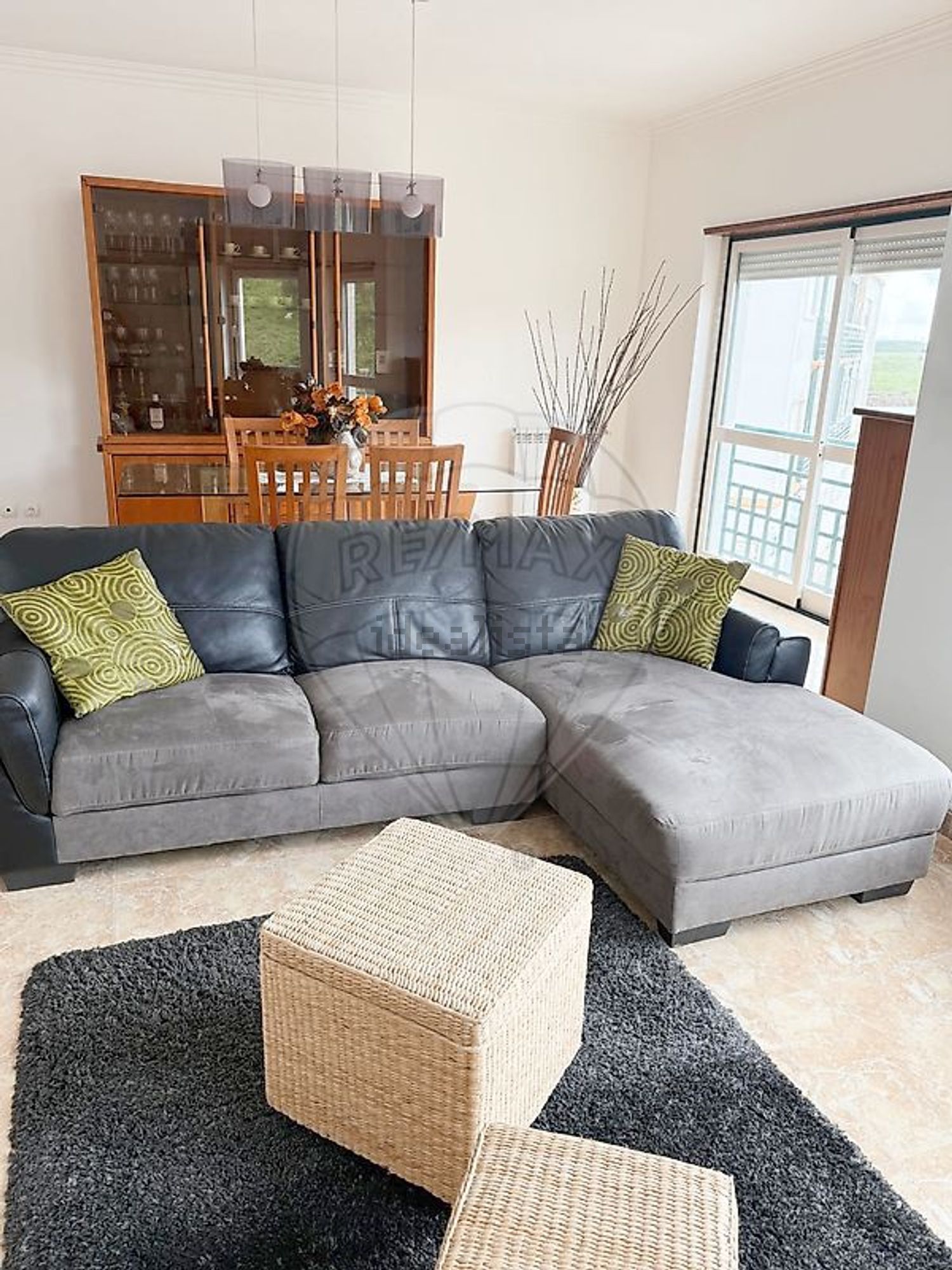 出租公寓 t3在Estrada de Asfamil e Ligeiras - 客厅