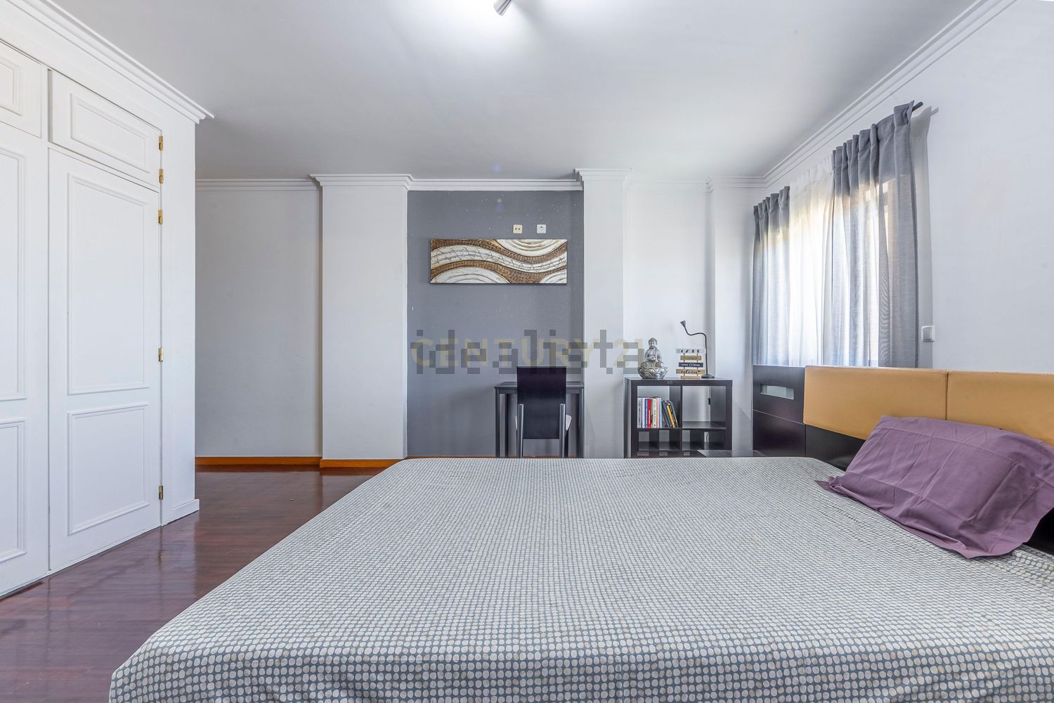 公寓 t4出售在Rua David Mourão-Ferreira s/n - 卧室