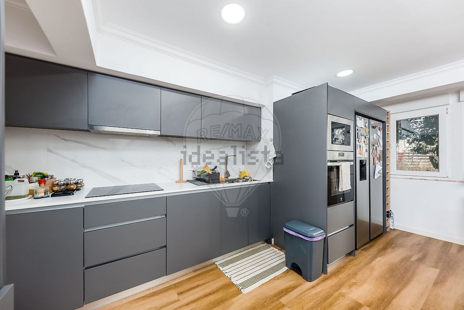 公寓 t4出售在Rua Capitão Tenente Oliveira e Carmo - 厨房