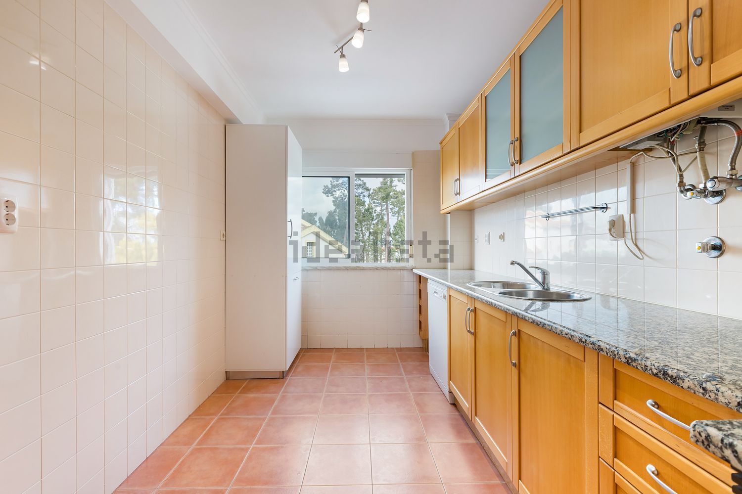 出租公寓 t2在Rua Luísa Tody, 88 - 厨房