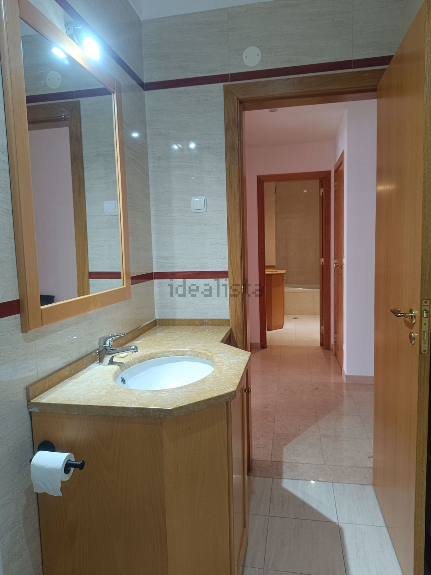 出租公寓 t2在Praceta José Régio, 12 e - 卫生间