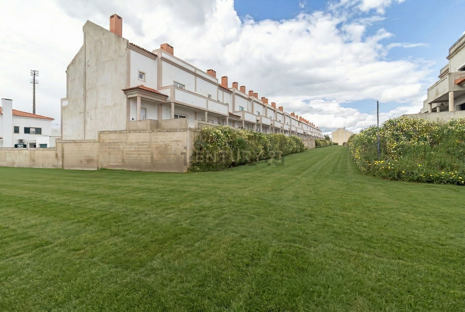 小楼房或独栋别墅出售在Avenida do Canto do Pinheiro - 花园