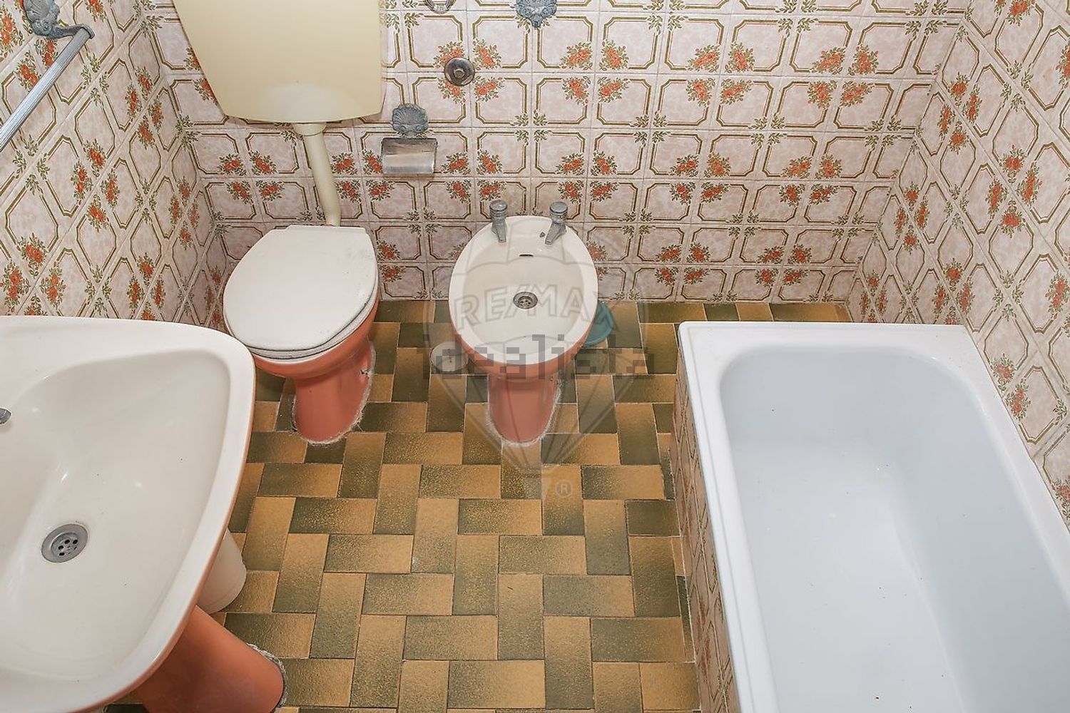 小楼房或独栋别墅出售在São Quintino - 卫生间