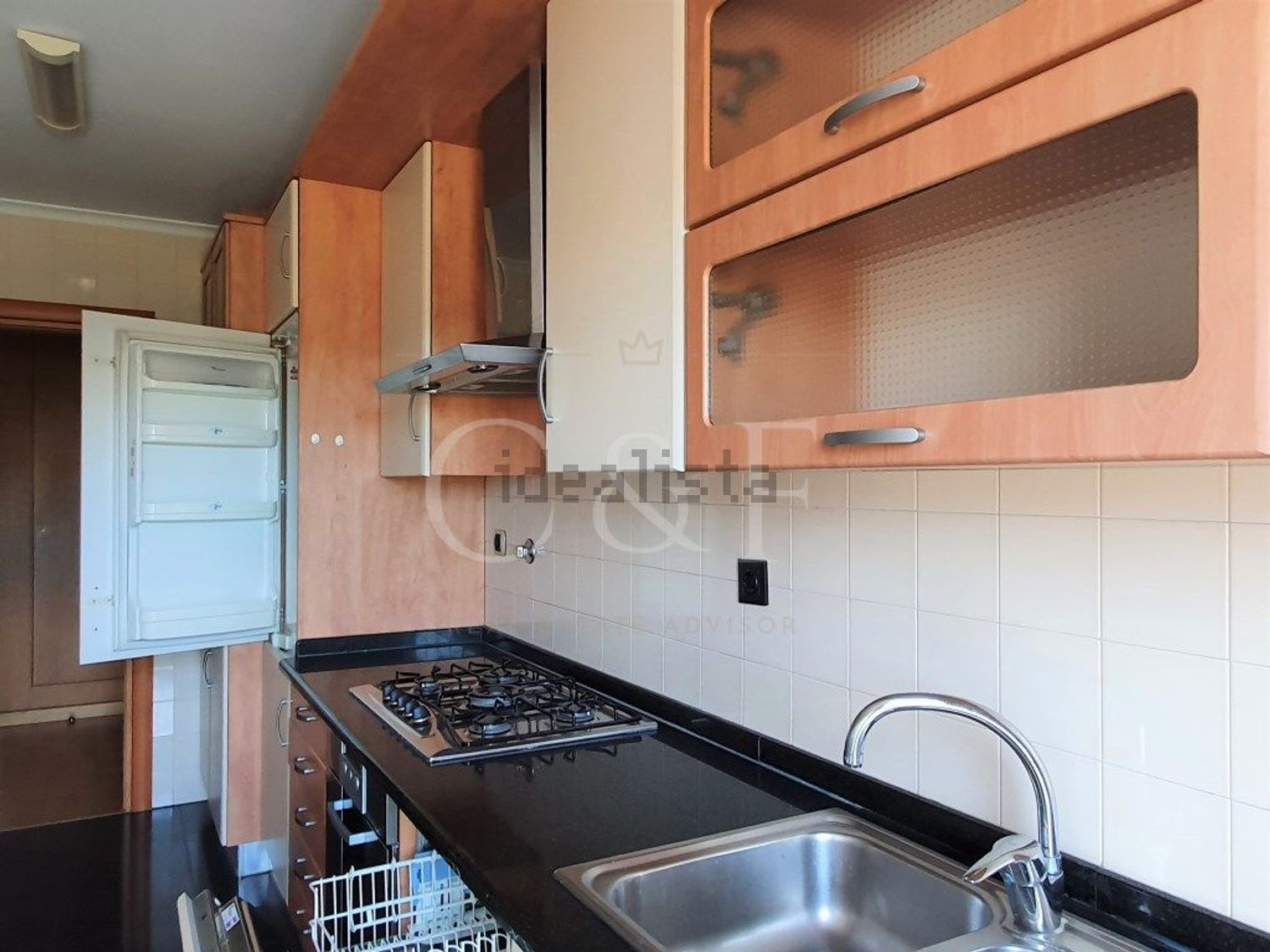 出租公寓 t1在Avenida Cidade de Bratislava - 厨房