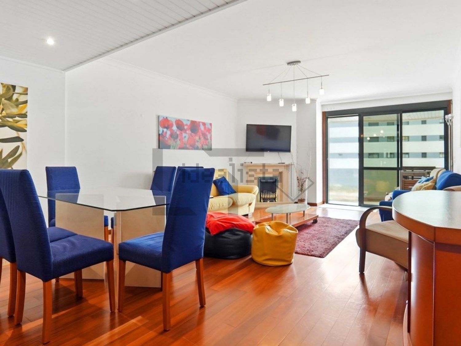 出租公寓 t2在Rua Comandante Cousteau - 客厅