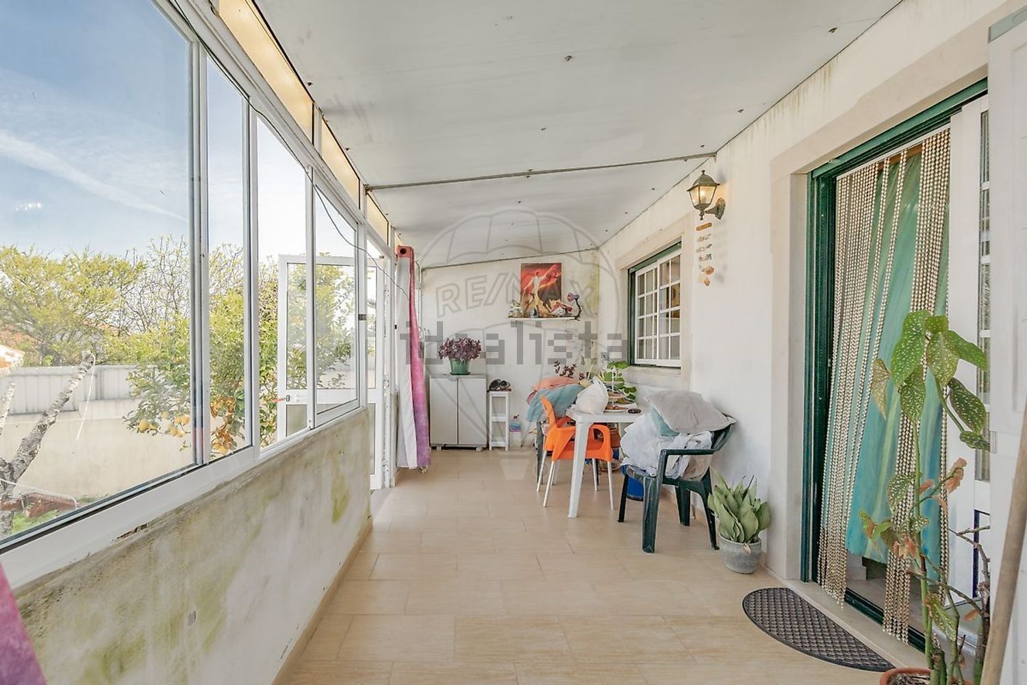 小楼房或独栋别墅出售在Rua das Flores - 阳台