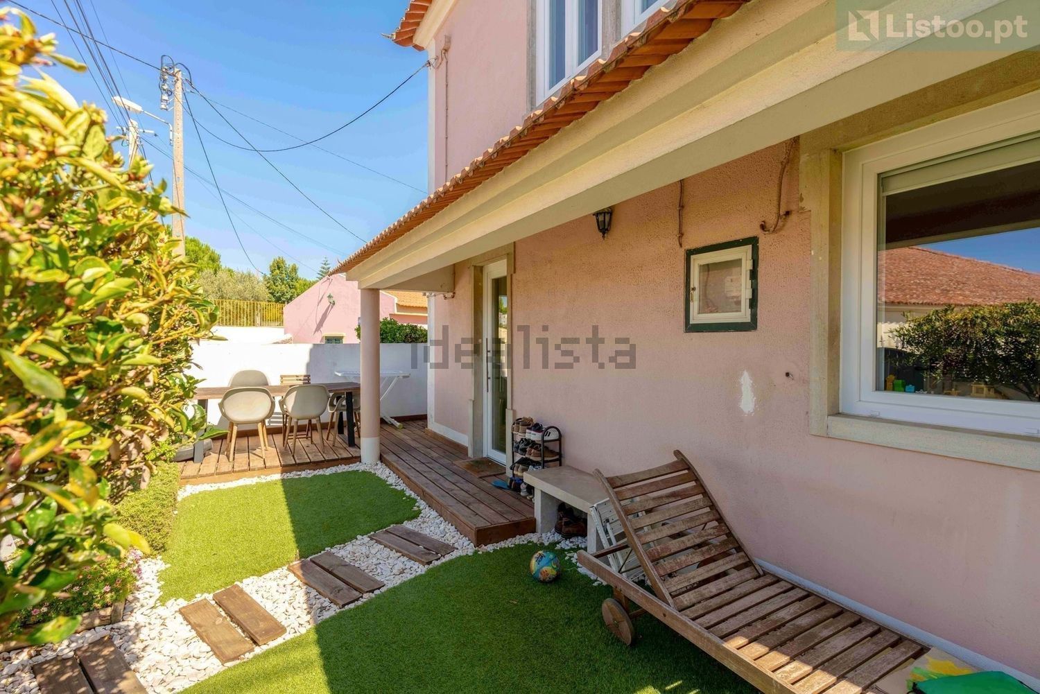 小楼房或别墅出售在Rua Dom António Correia de Sá - 外立面