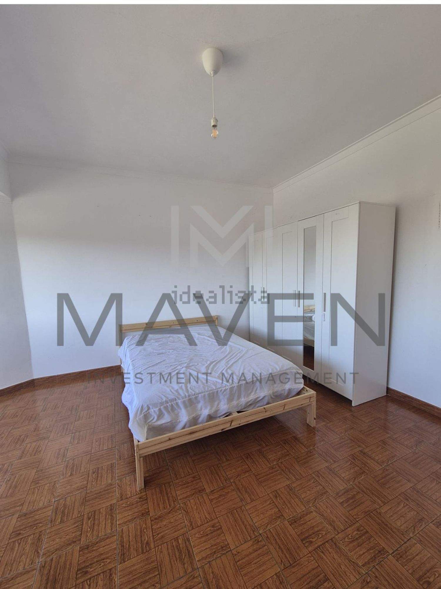 出租顶层公寓在Avenida Professor Rui Luís Gomes - 卧室