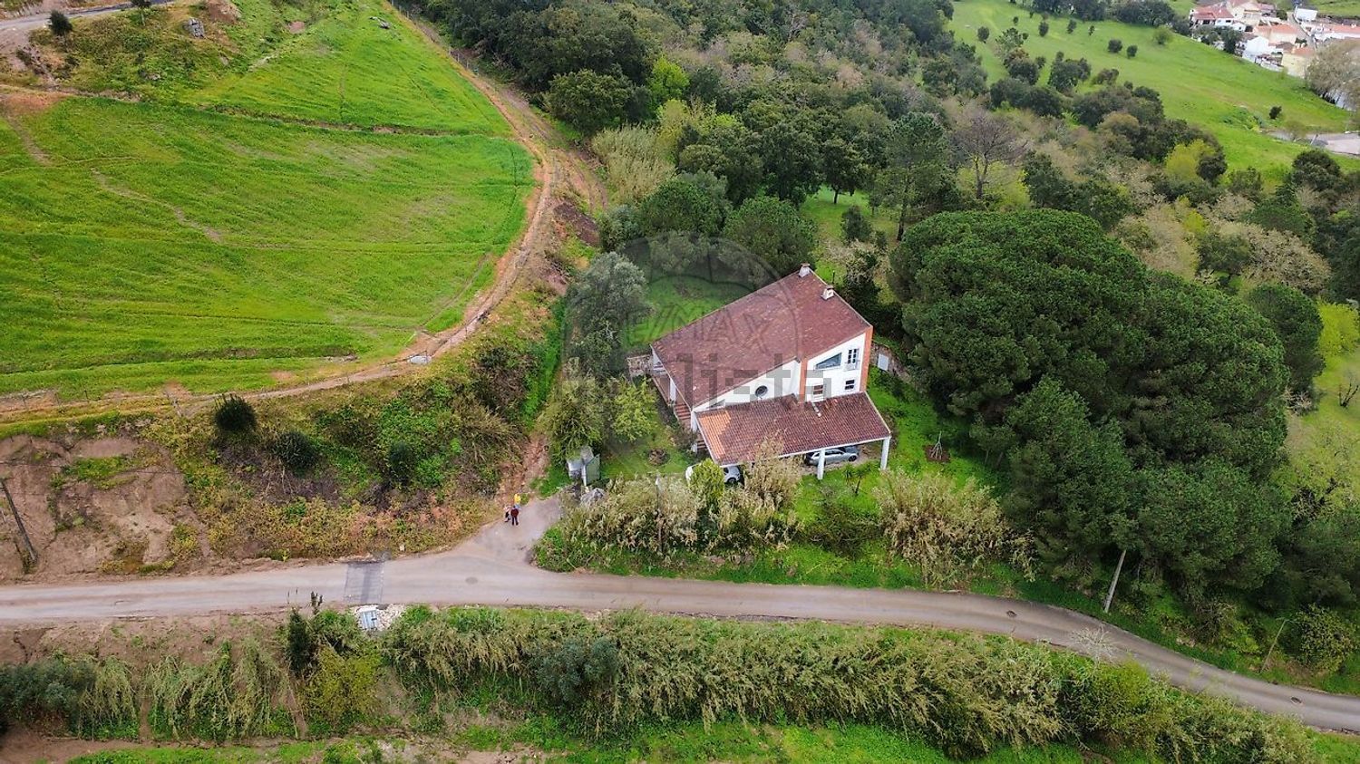 小楼房或独栋别墅出售R. da Portela - 花园