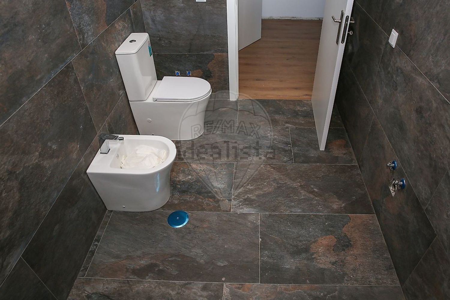 小楼房或独栋别墅出售在Carnota - 卫生间