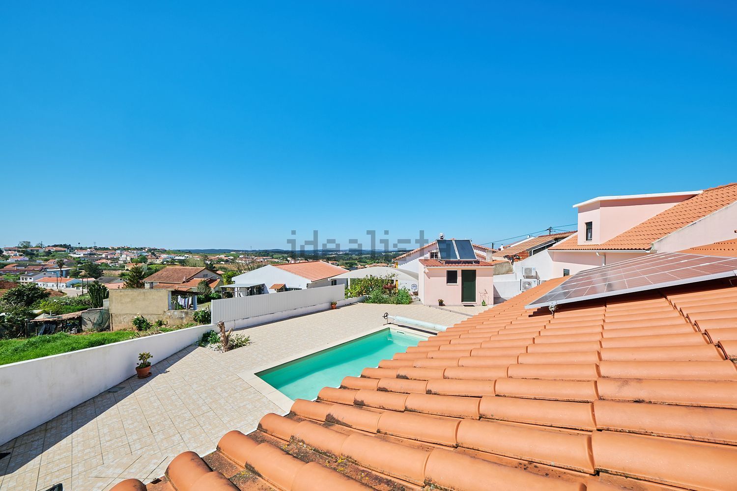 小楼房或独栋别墅出售在Rua da Bica - 游泳池