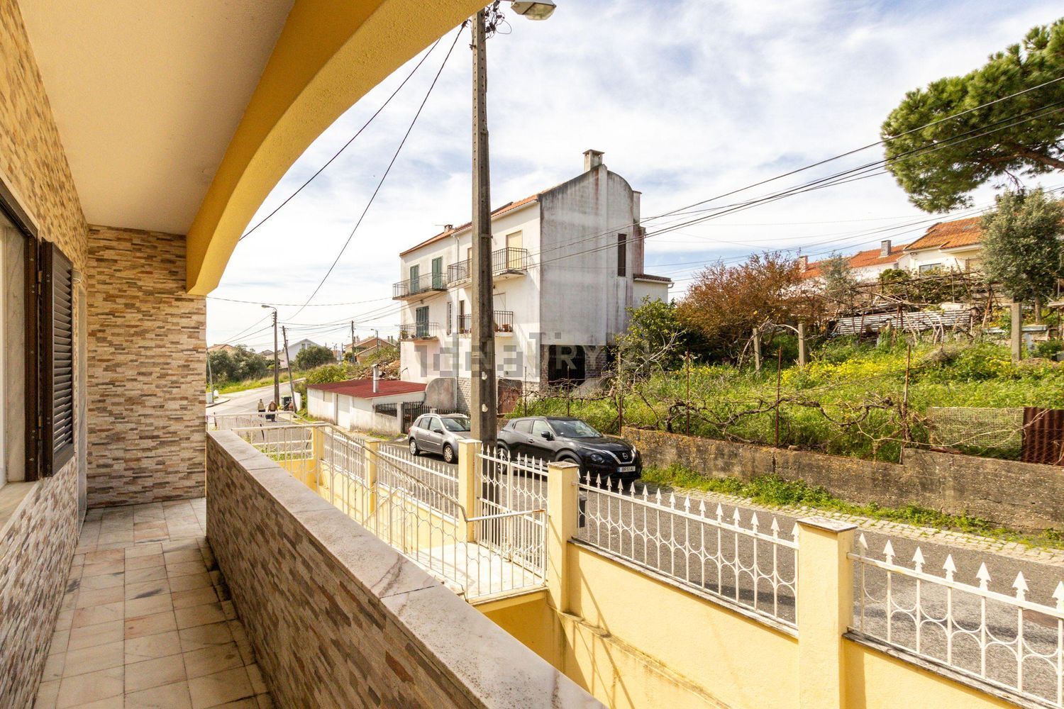 小楼房或独栋别墅出售在Rua São Valentim, 236 b - 阳台