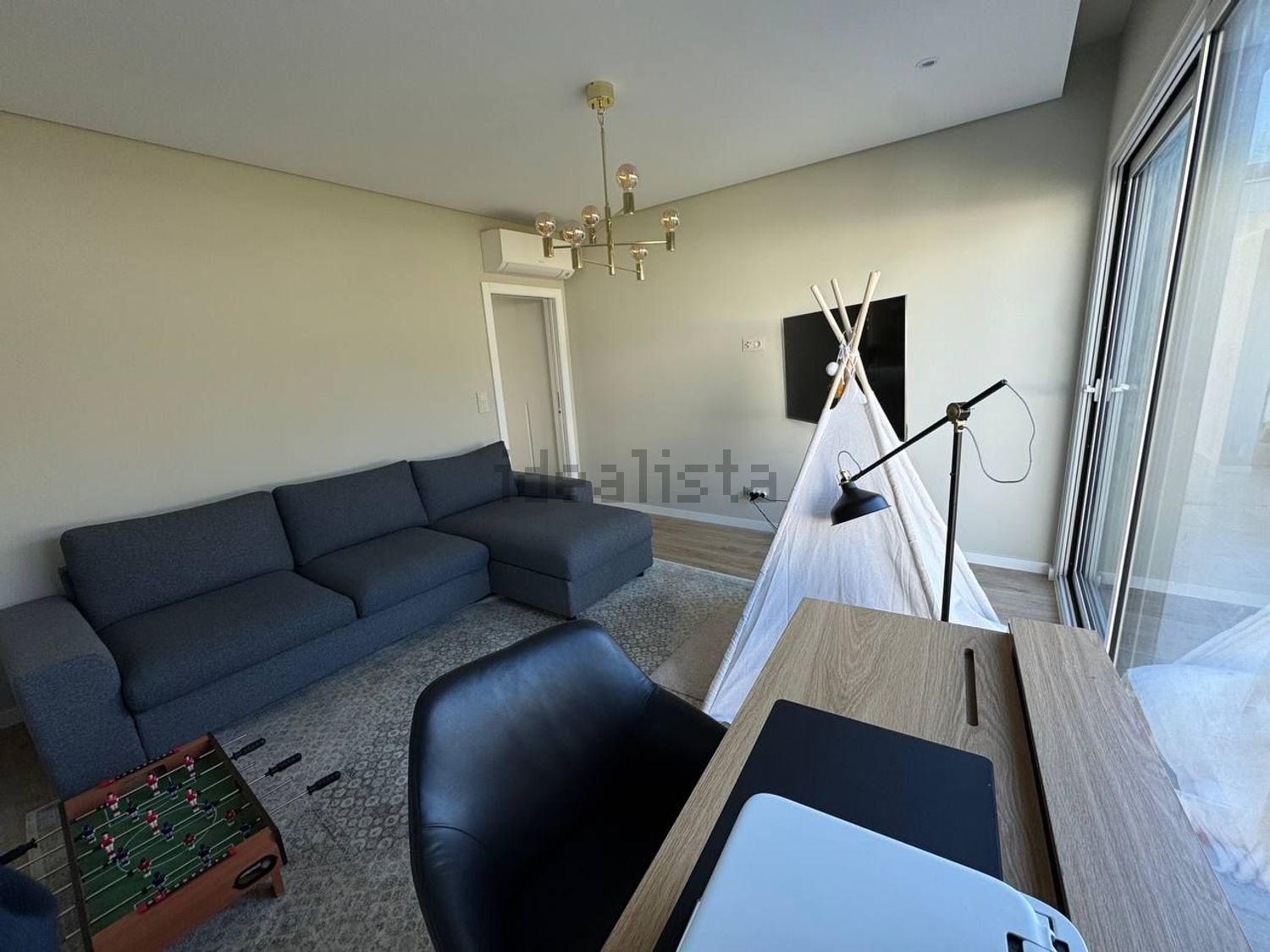 小楼房或独栋别墅出售在Avenida Movimento das Forças Armadas, 8 - 客厅