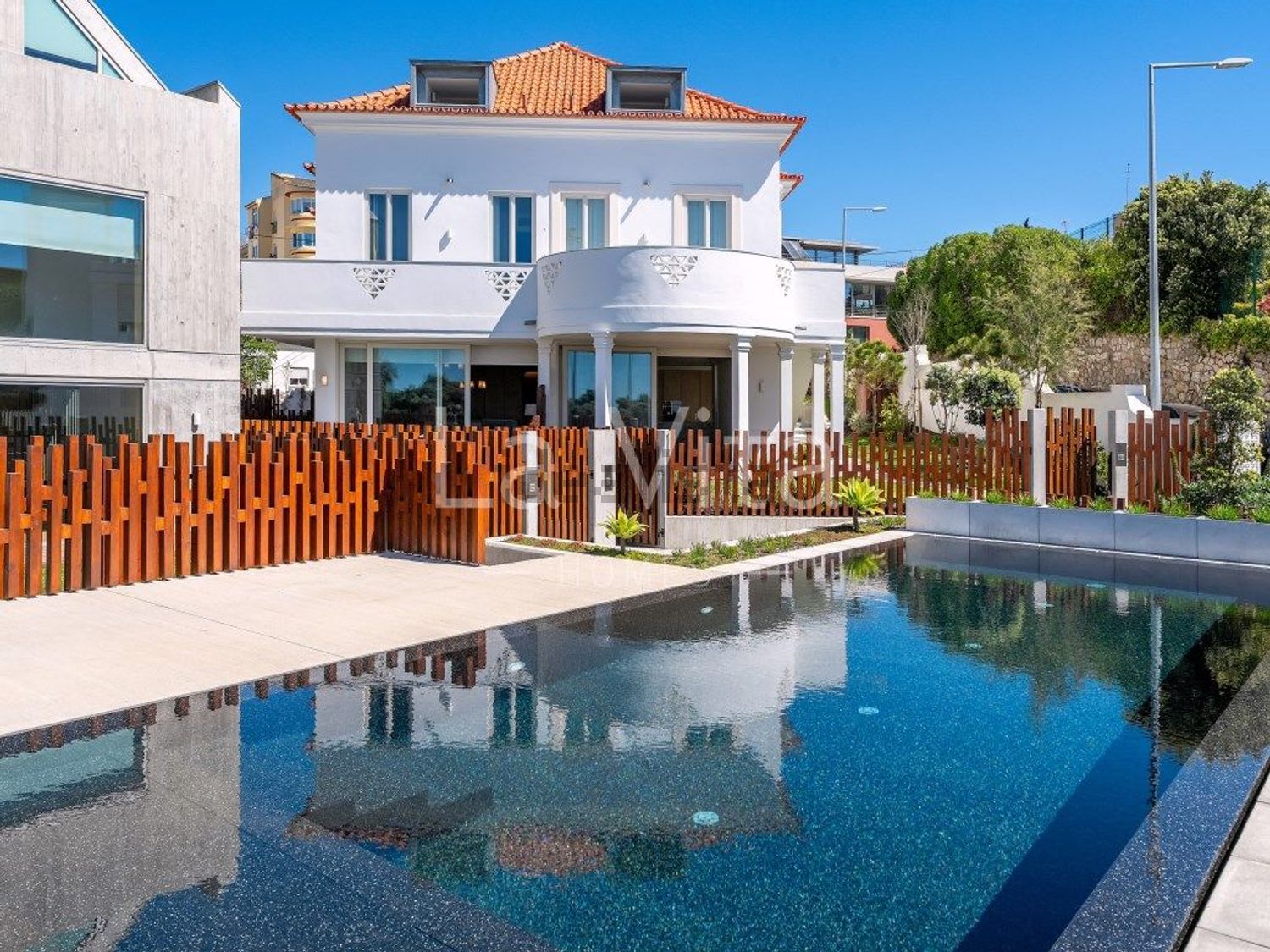 双拼别墅出售在Avenida Marginal - 游泳池