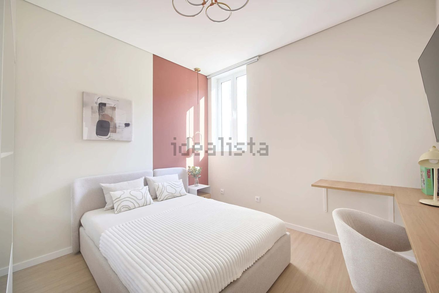 出租房间在Largo Vitorino Damásio, 2 - 卧室